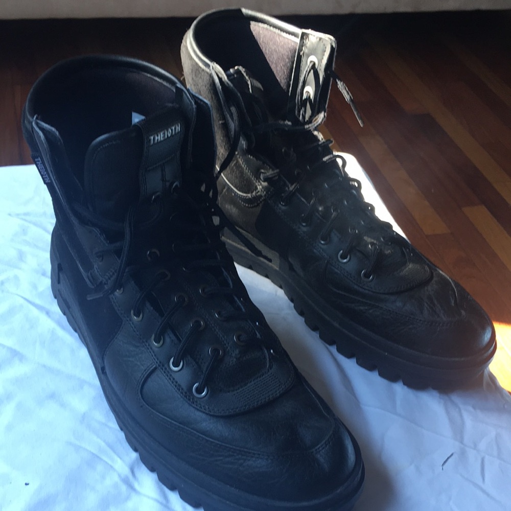 Nike Theioth